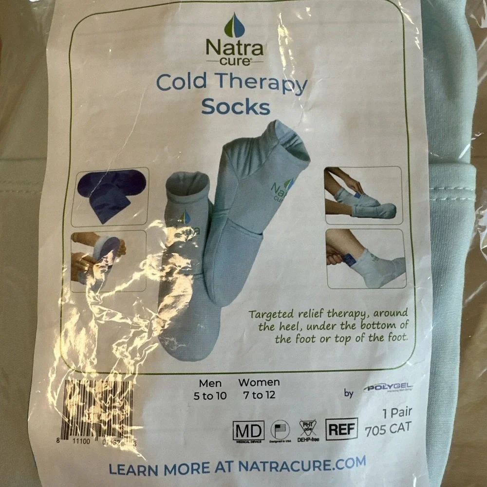 Natra Cure Cold Therapy Socks Gel Ice Treatment for Feet Heel Swelling Arch Blue